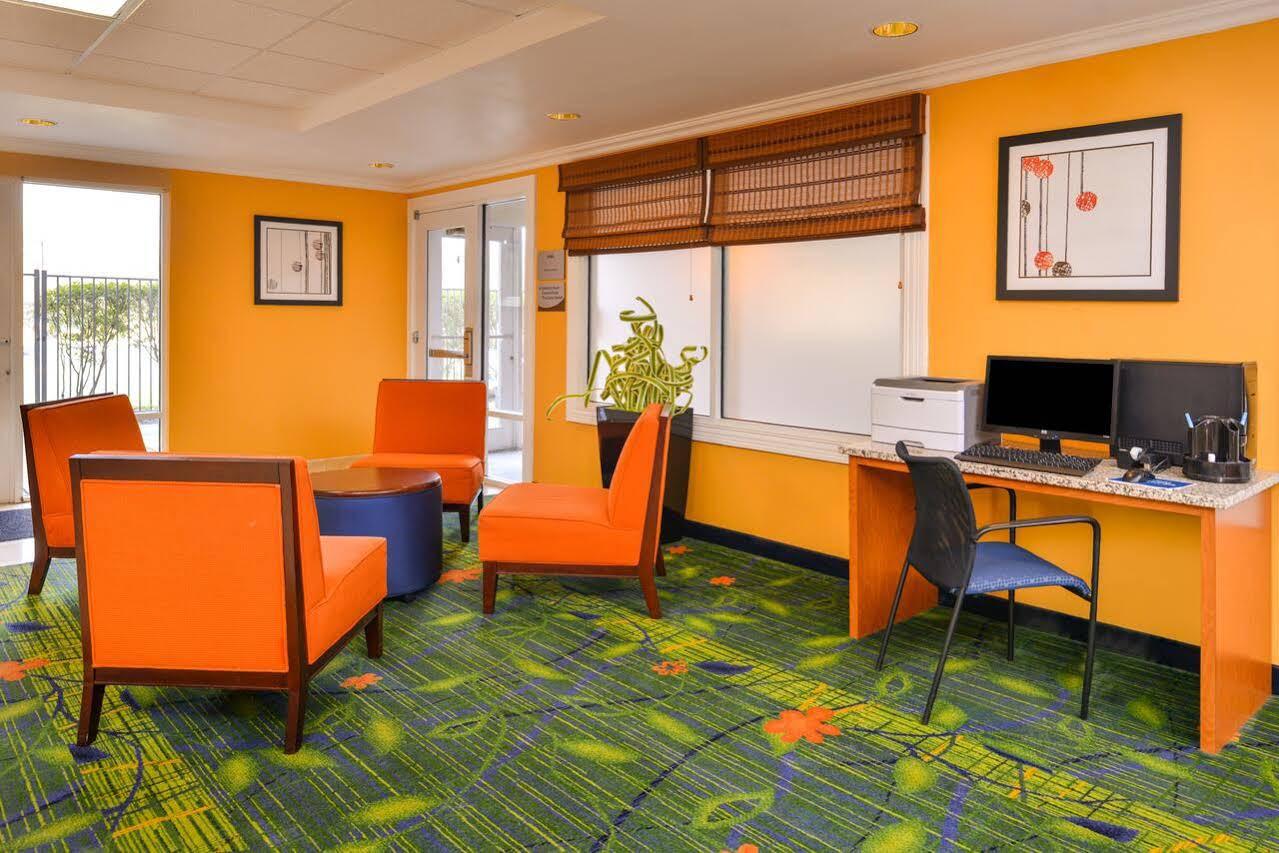 Holiday Inn Express Princeton By Ihg Exterior foto