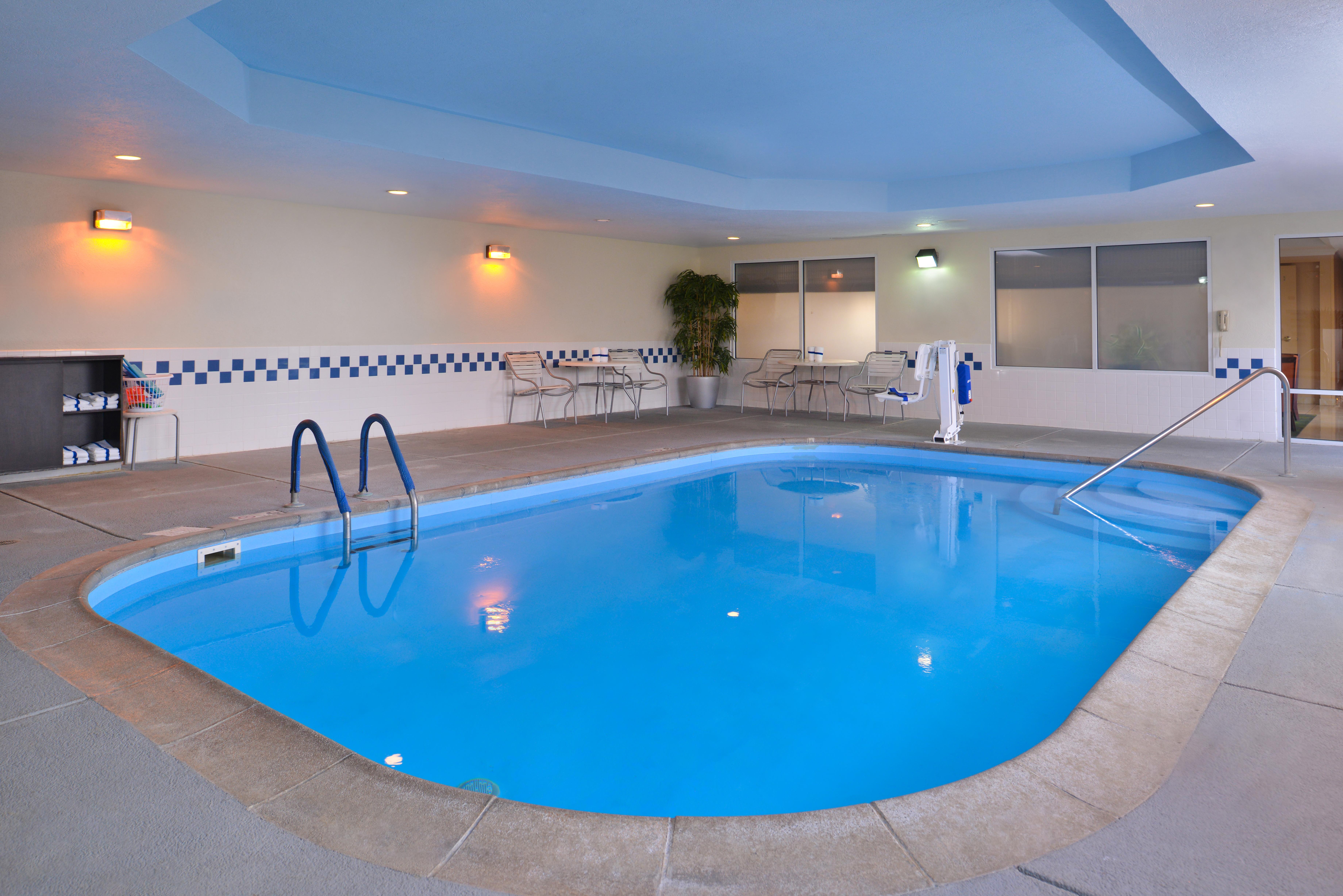 Holiday Inn Express Princeton By Ihg Exterior foto